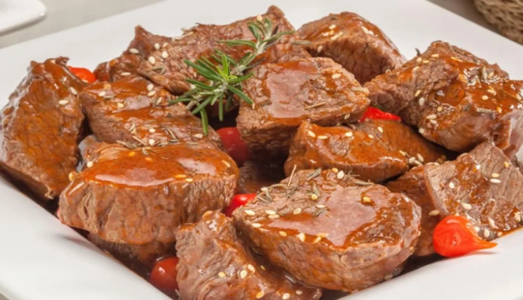 Carne de panela com molho de mostarda: receita cremosa