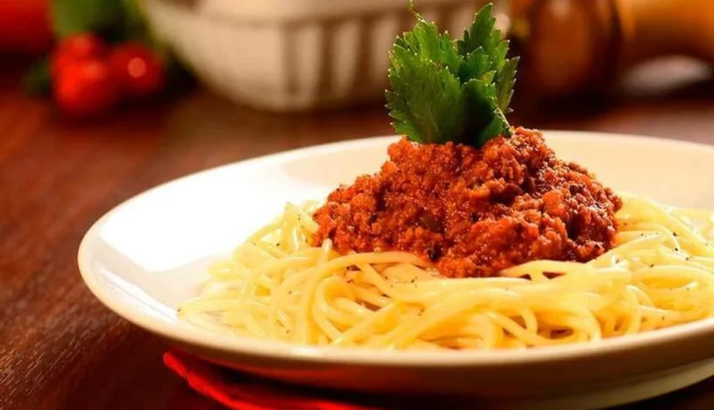Receita Espaguete à Bolonhesa: Sabor Autêntico e Fácil de Preparar